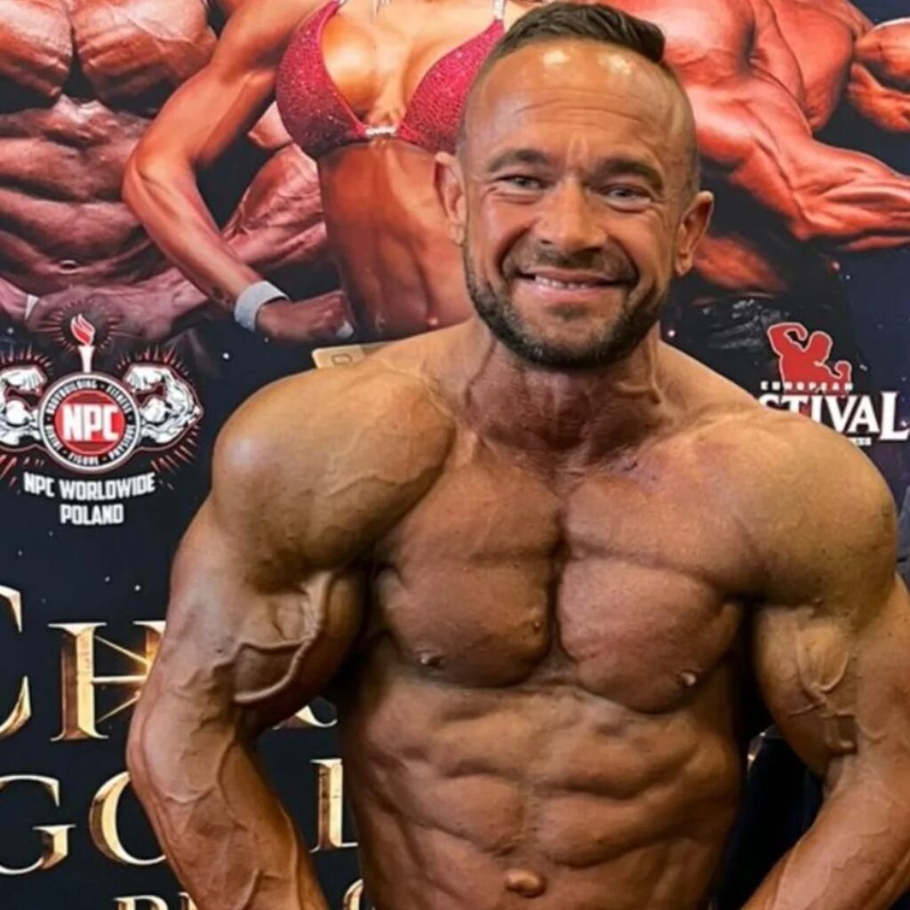 Jaroslaw Majsner, trener personalny, na zawodach NPC Worldwide Poland